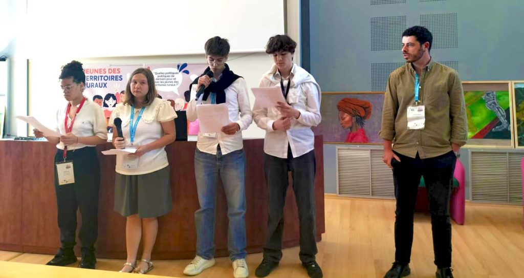 photo de groupe du discours de 4 élèves de secondes GT3 du campus la salle saint christophe