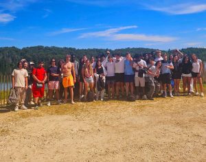 Photo de groupe des secondes générale du Campus La Salle Saint Christophe au Lac de la Gimone